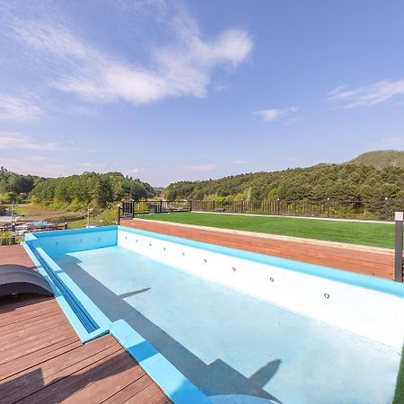 Walking Sky Pension Gapyeong Exterior photo