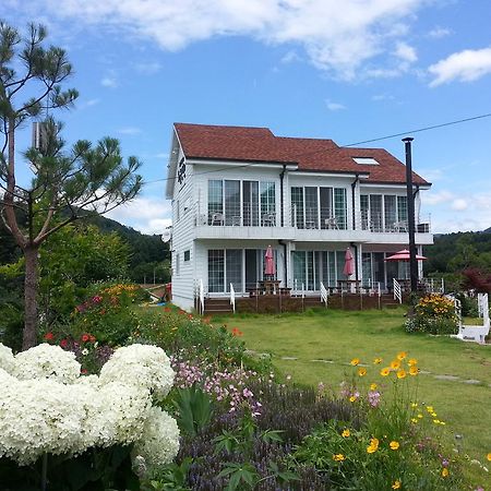 Walking Sky Pension Gapyeong Exterior photo