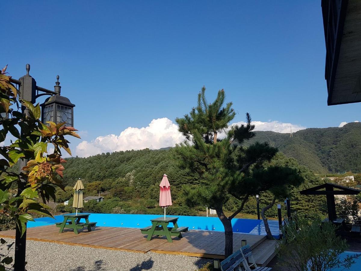 Walking Sky Pension Gapyeong Exterior photo