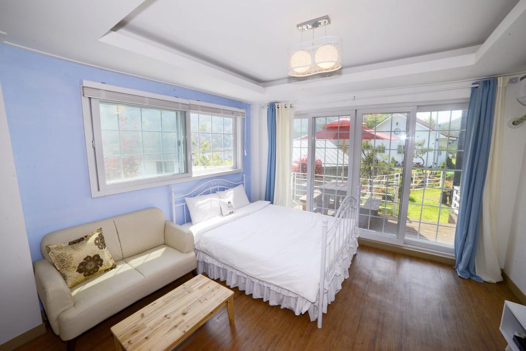 Walking Sky Pension Gapyeong Room photo