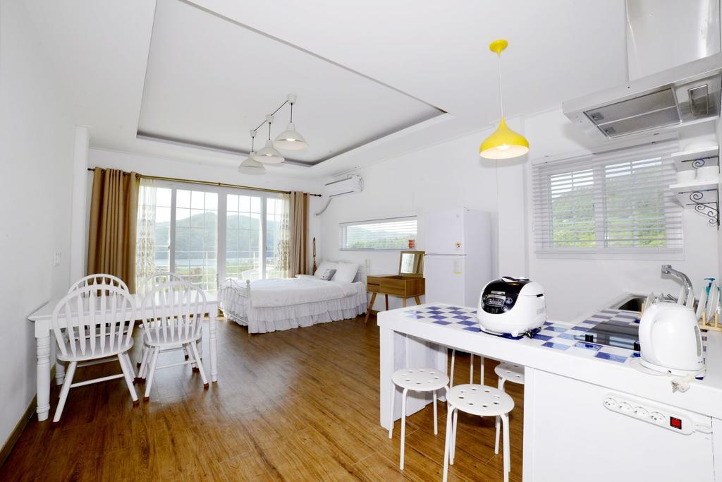Walking Sky Pension Gapyeong Room photo