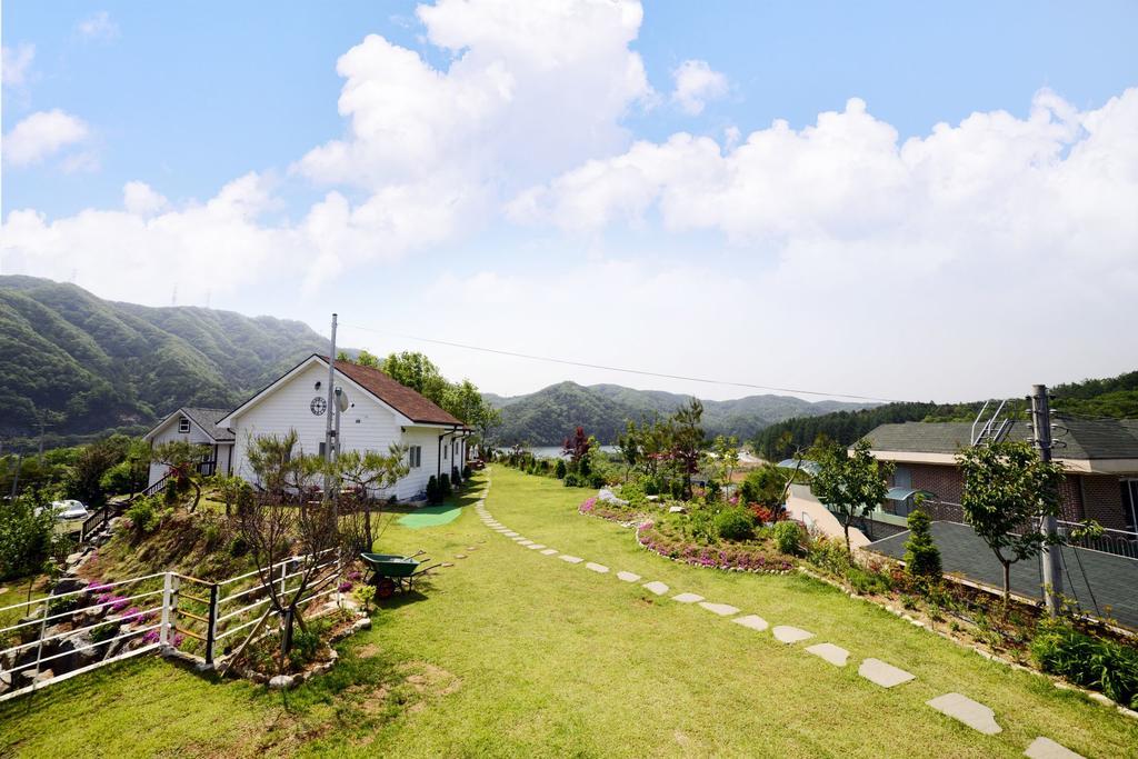 Walking Sky Pension Gapyeong Exterior photo