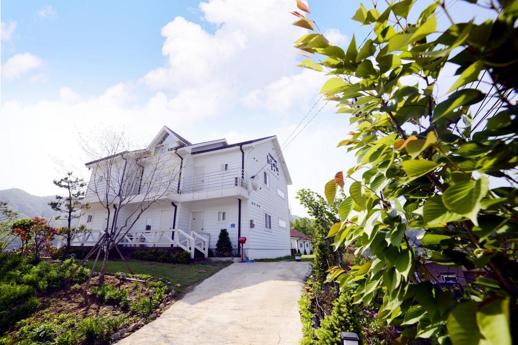 Walking Sky Pension Gapyeong Exterior photo